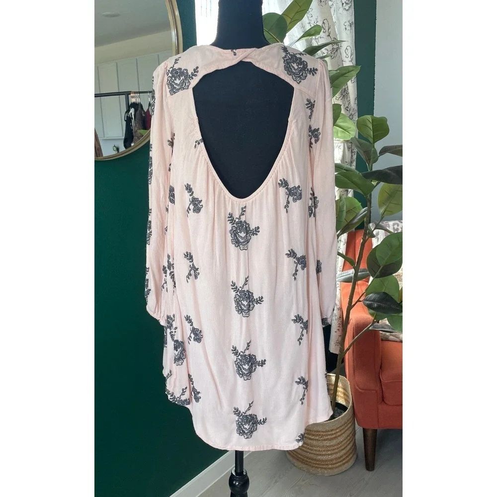 Free People Embroidered Tunic Dress Size S Pink Black Floral Boho Open Back Mini